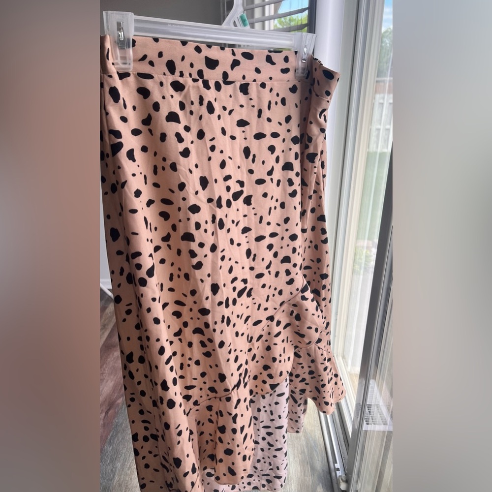 Ladies Shein Beige With Black Spots Assymetric Hem Skirt
